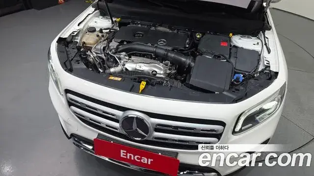 Mercedes-Benz GLB-Class 2021 — Фото 6/20