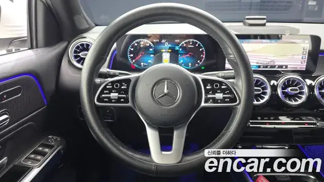 Mercedes-Benz GLB-Class 2021 — Фото 14/20