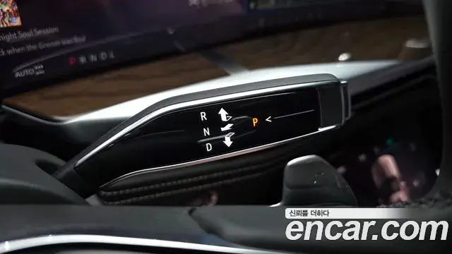 Cadillac Escalade 2025 — ფოტო 18/20