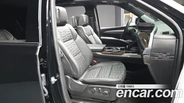 Cadillac Escalade 2025 — ფოტო 14/20