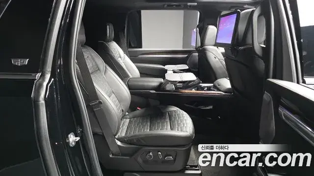 Cadillac Escalade 2025 — ფოტო 12/20
