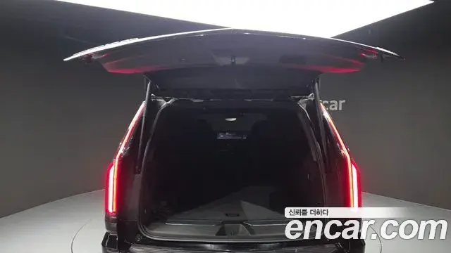 Cadillac Escalade 2025 — ფოტო 2/20