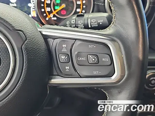 Jeep Wrangler 2019 — Фото 17/20