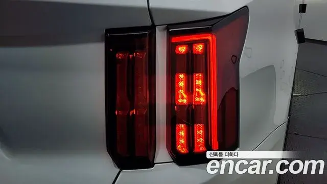 Kia Sorento 2020 — ფოტო 2/32