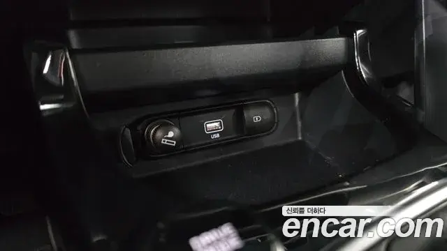Kia Seltos 2021 — Şəkil 18/31