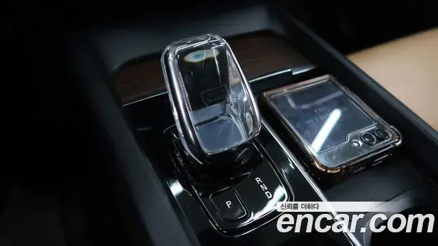 Volvo XC60 2021 — Фото 9/20