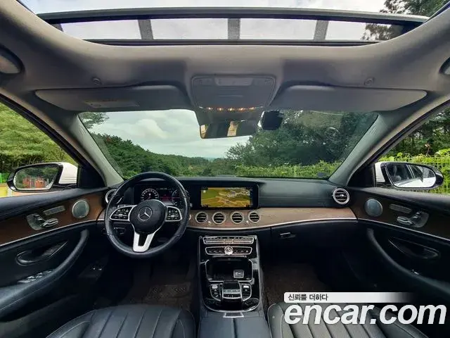 Mercedes-Benz E-Class 2019 — Фото 5/17