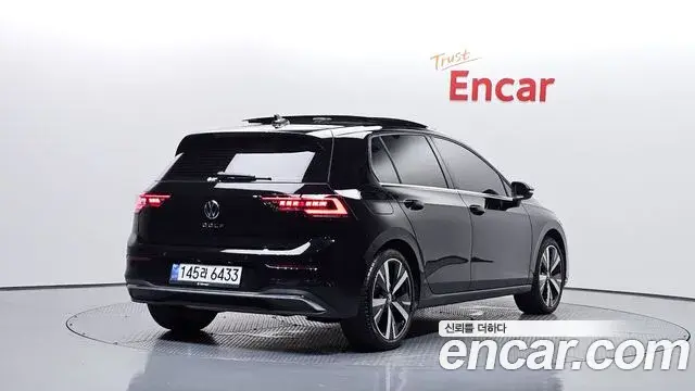 Volkswagen Golf 2026 — Şəkil 27/33
