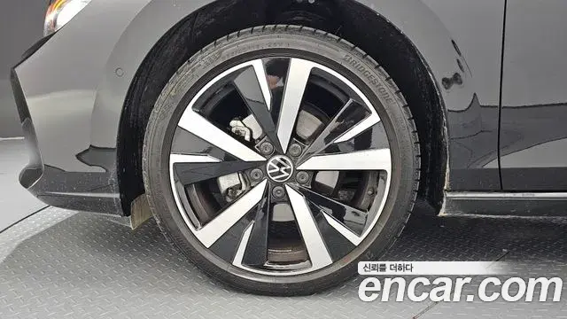 Volkswagen Golf 2026 — Şəkil 19/33
