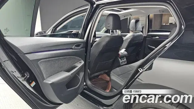 Volkswagen Golf 2026 — Şəkil 26/33
