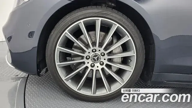 Mercedes-Benz S-Class 2018 — Photo 5/20