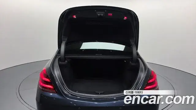 Mercedes-Benz S-Class 2018 — Photo 20/20