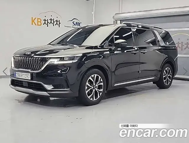 Kia Carnival 2021 — Фото 2/20