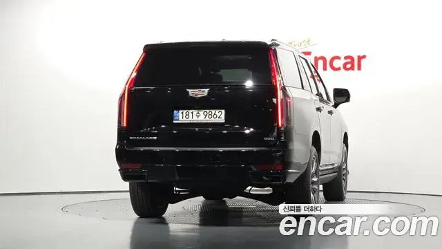Cadillac Escalade 2022 — Photo 17/20