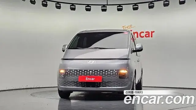 Hyundai Staria 2022 — ფოტო 3/20