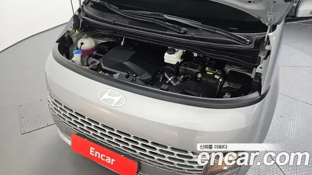 Hyundai Staria 2022 — ფოტო 6/20