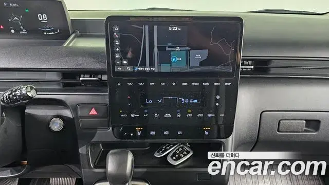 Hyundai Staria 2022 — ფოტო 13/20