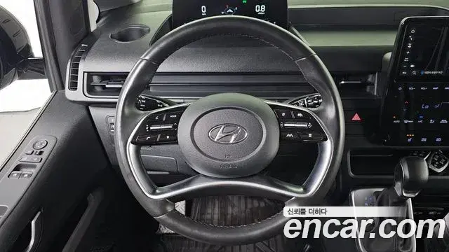 Hyundai Staria 2022 — ფოტო 14/20