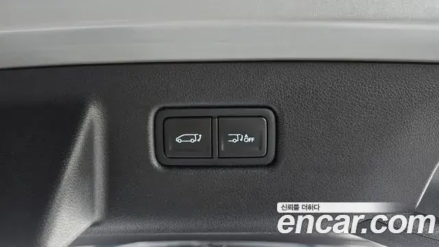 Hyundai Staria 2022 — ფოტო 18/20