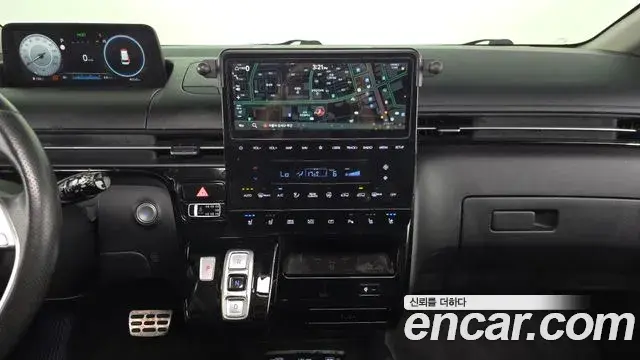 Hyundai Staria 2021 — Photo 14/20