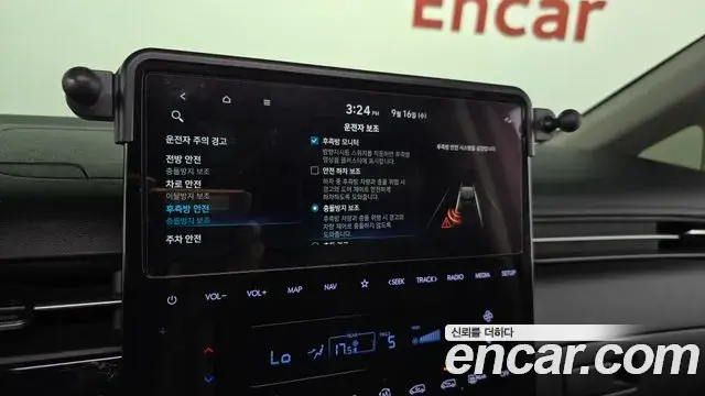 Hyundai Staria 2021 — Photo 16/20