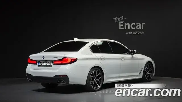 BMW 5 Series 2021 — Фото 1/20