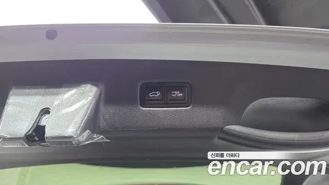 Kia Carnival 2021 — Фото 17/20