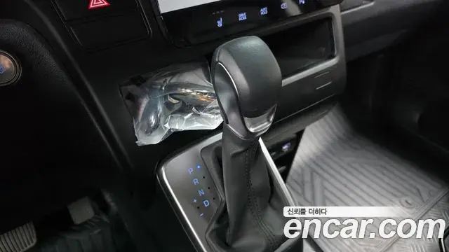 Hyundai Staria 2025 — Фото 9/20