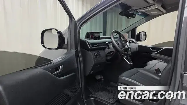 Hyundai Staria 2025 — Фото 10/20