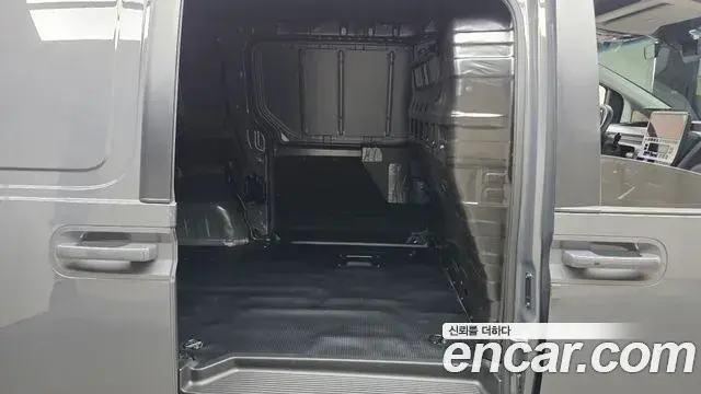 Hyundai Staria 2025 — Фото 11/20