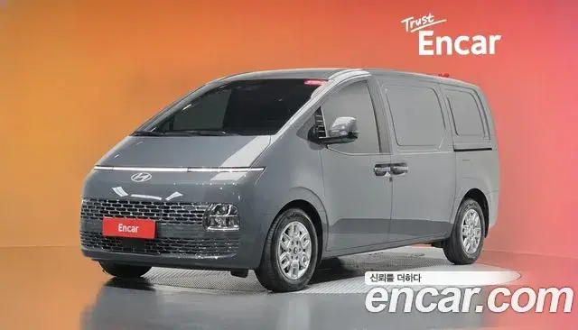 Hyundai Staria 2025 — Фото 1/20