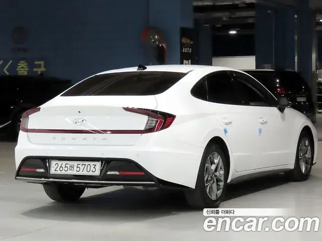 Hyundai Sonata 2022 — Фото 1/20