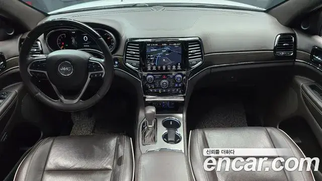 Jeep Grand Cherokee 2019 — Фото 7/20