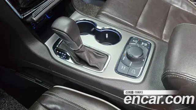 Jeep Grand Cherokee 2019 — Фото 9/20