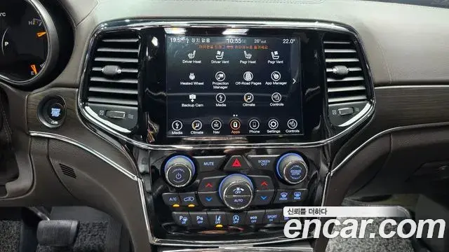 Jeep Grand Cherokee 2019 — Фото 14/20