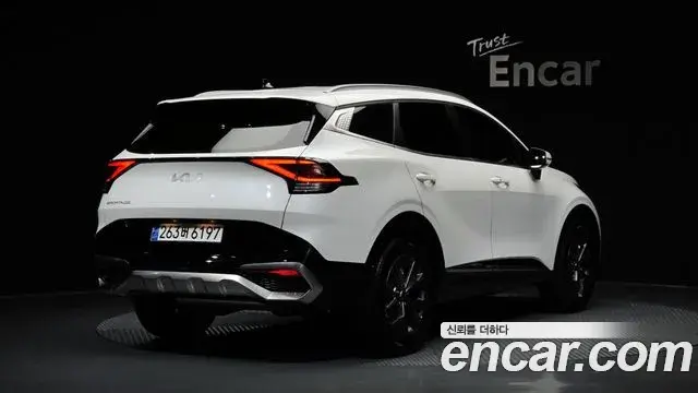 Kia Sportage 2024 — Фото 1/20