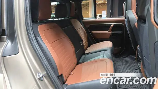 Land Rover Defender 2025 — Фото 11/20