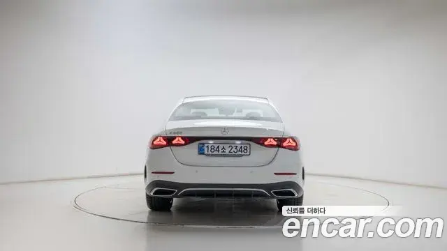 Mercedes-Benz E-Class 2026 — Photo 3/20