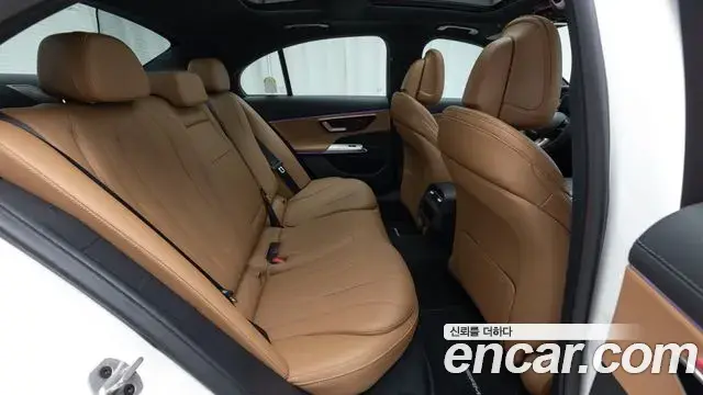 Mercedes-Benz E-Class 2026 — Photo 8/20