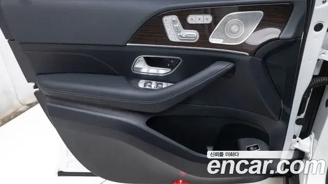 Mercedes-Benz GLE-Class 2026 — Фото 11/19