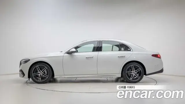 Mercedes-Benz E-Class 2025 — Фото 3/18