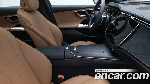 Mercedes-Benz E-Class 2025 — Фото 17/18