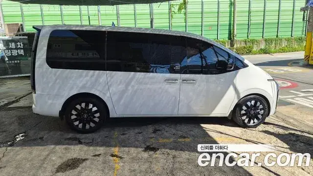 Hyundai Staria 2024 — Фото 2/20
