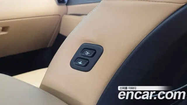 Kia Sorento 2023 — Фото 17/20