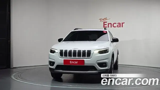 Jeep Cherokee 2022 — Фото 3/20