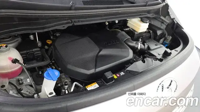 Hyundai Staria 2021 — Фото 6/20