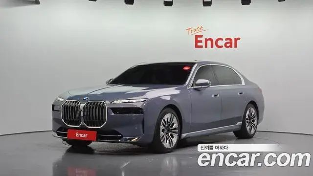 BMW 7 Series 2023 — Фото 1/20