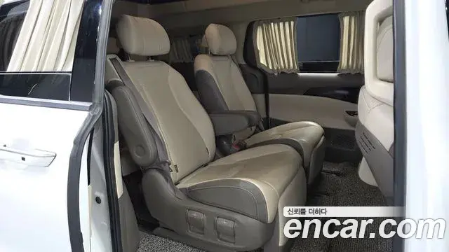 Kia Carnival 2022 — Фото 12/20