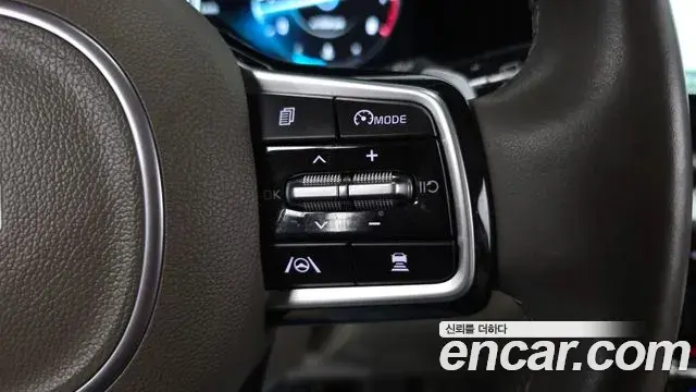 Kia Carnival 2022 — Фото 17/20