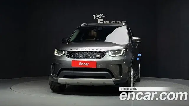 Land Rover Discovery 5 2018 — Photo 3/20